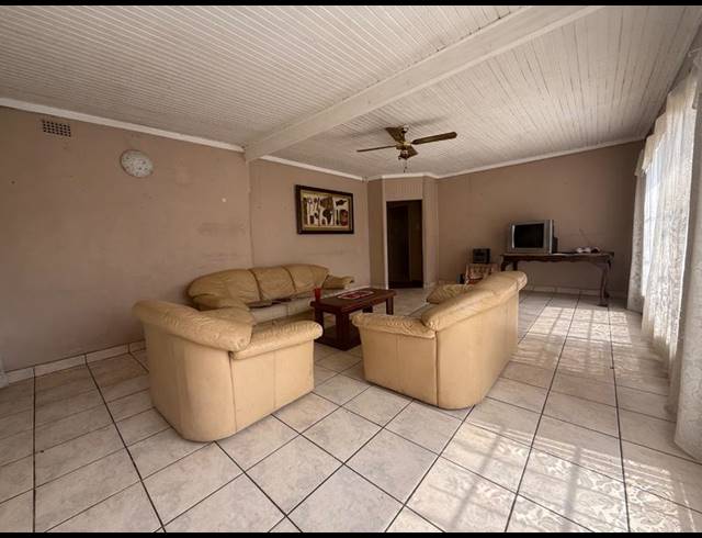 3 BEDROOM HOUSE FOR SALE IN VANDERBIJLPARK CE 2